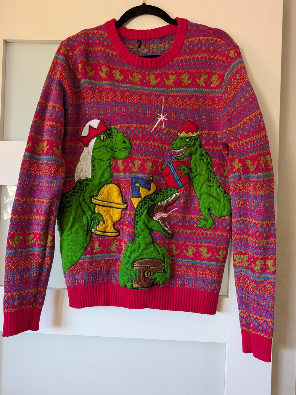Festive Crewneck Sweater with Green Dinosaur Appliqués - Red & Green